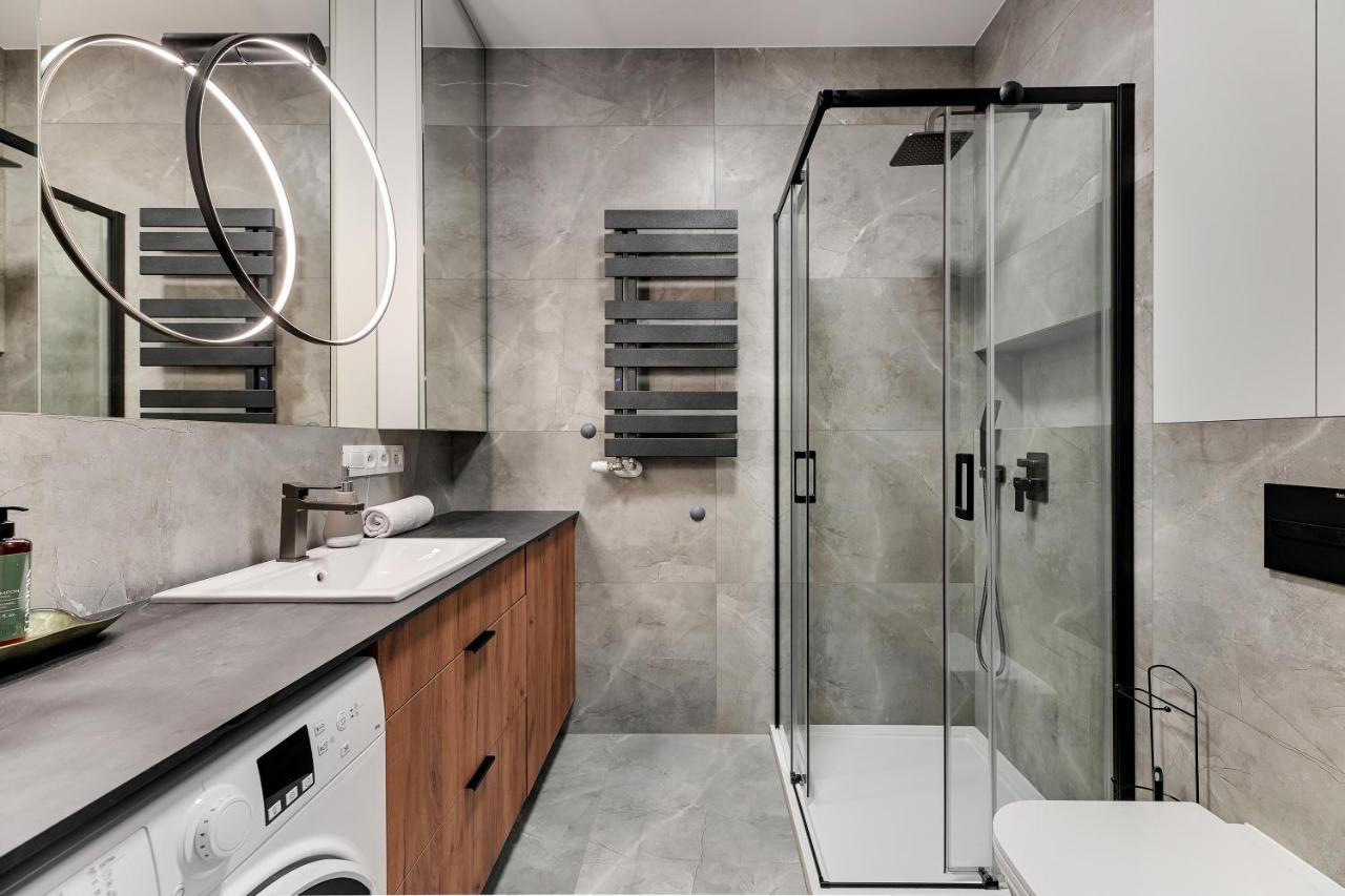 Doki Living & Foodhall By Downtown Apartments Gdańsk Extérieur photo