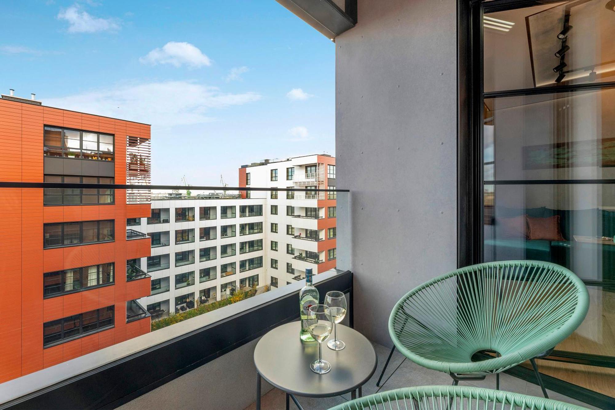 Doki Living & Foodhall By Downtown Apartments Gdańsk Extérieur photo
