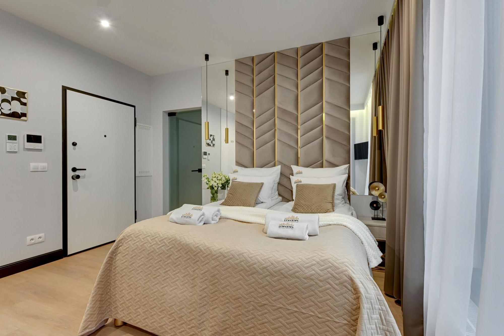 Doki Living & Foodhall By Downtown Apartments Gdańsk Extérieur photo